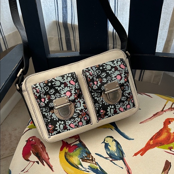 Fossil leather Black and off white Floral Crossbody Bag - Picture 1 of 4
